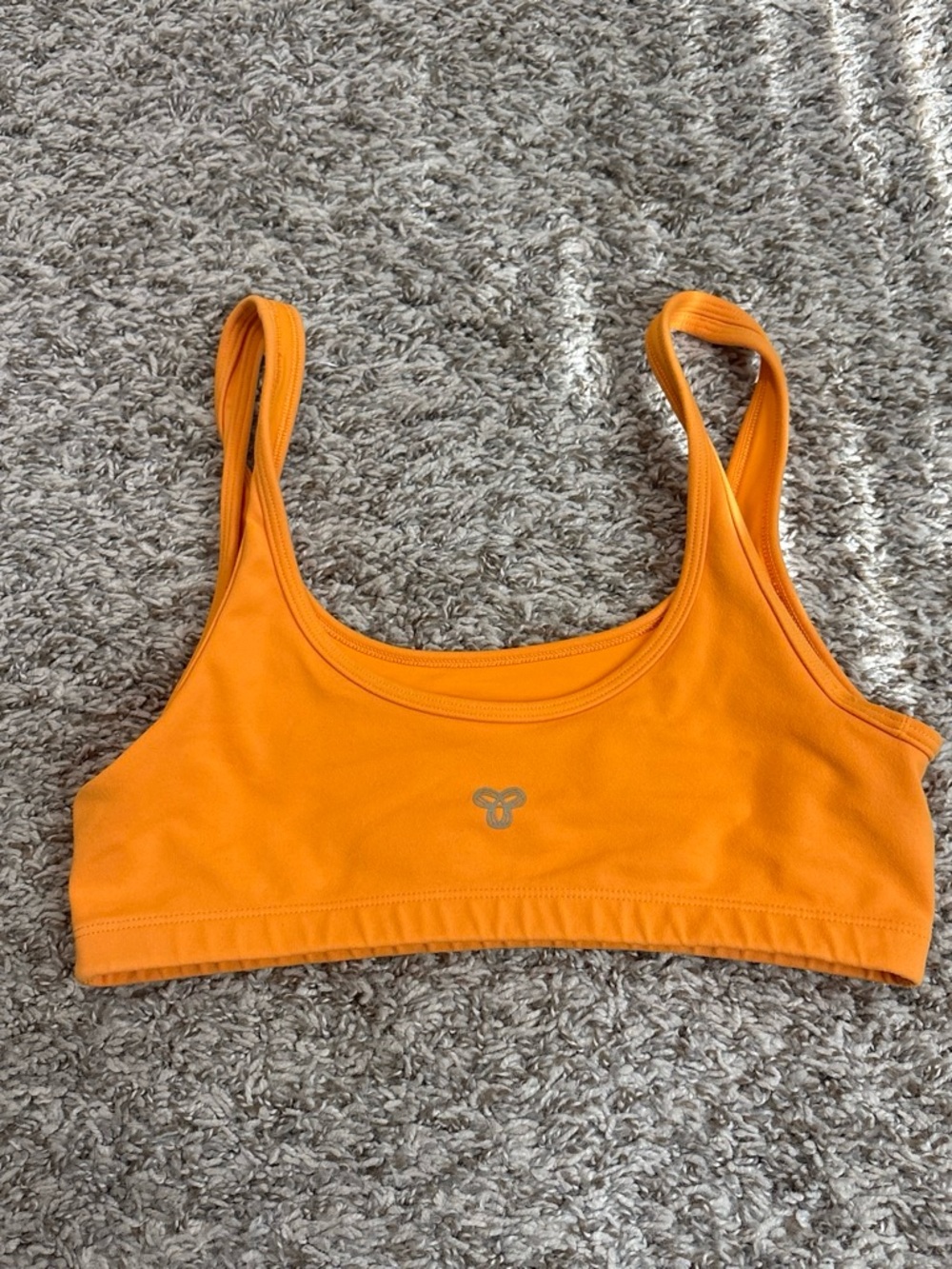 Aritzia golden Women's Orange Scoop Neck Sports Bra